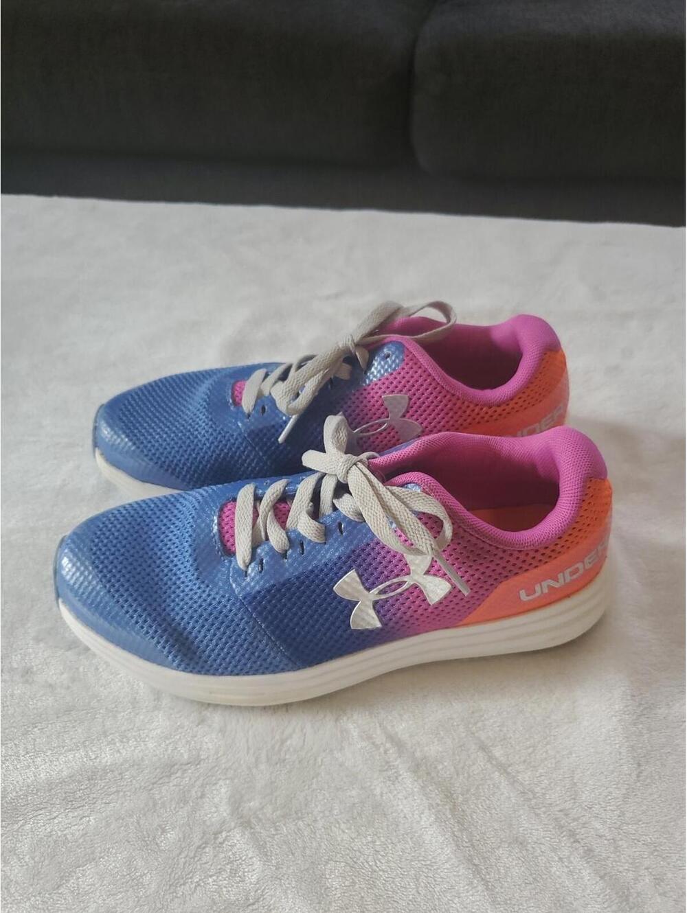 Under Armour Sneakers Girls Size 5Y UA Surge RN Prism Running Shoes Multicolor